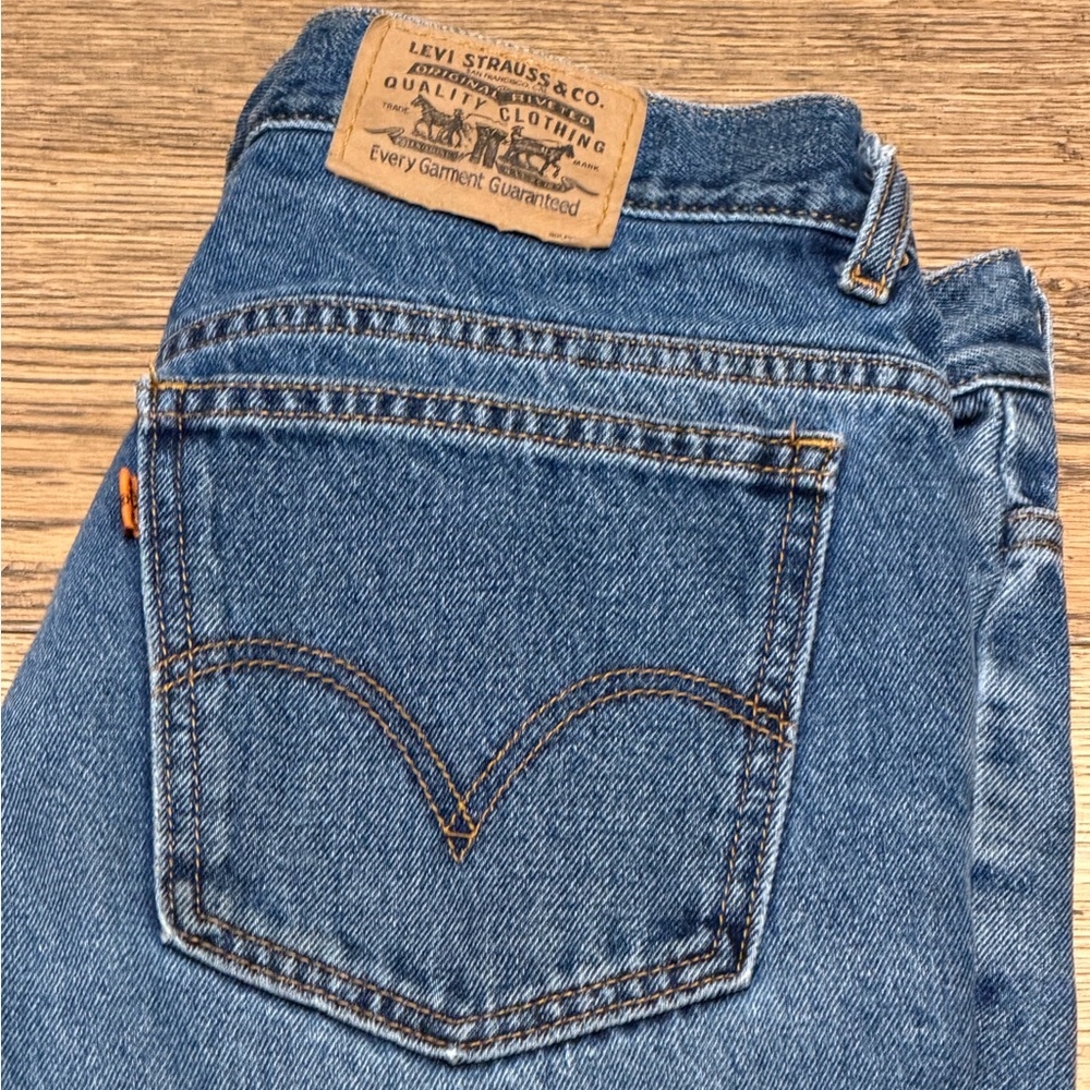 VINTAGE LEVIS Orange tab jeans. 33x32 (see measurements)